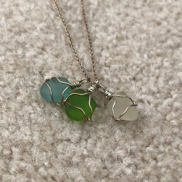 Handmade sea glass necklace - Picture 2 of 2
